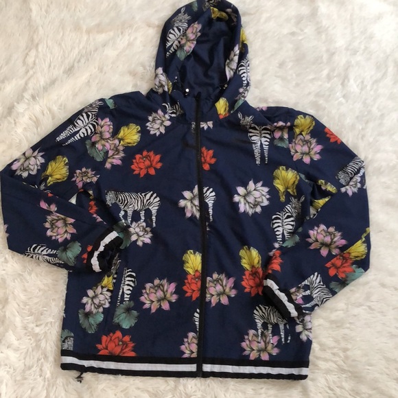 SOLD! Mavrans Pantera Windbreaker Full Zip with zebra floral print 🦓🌸 - Picture 2 of 7